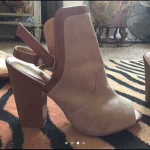 Chunky Heels Swayed Booties‼️